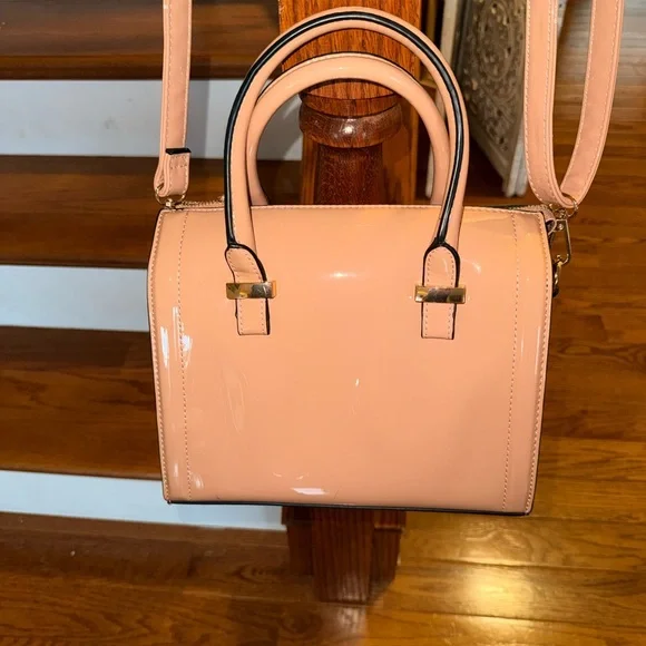 Dasein vinyl faux leather woman’s Handbag - Picture 1 of 3